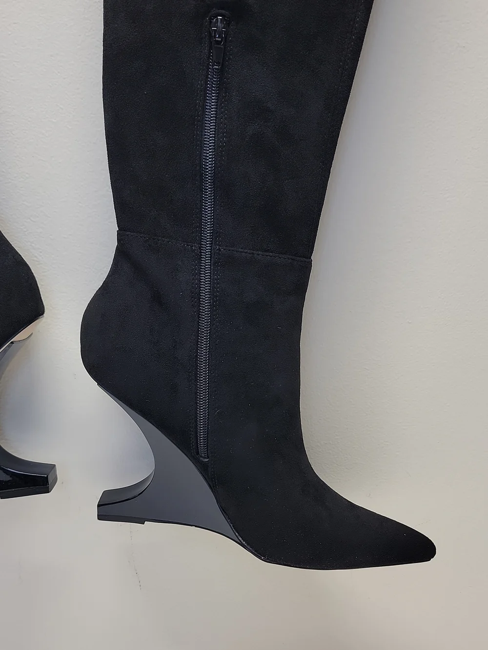 AAJ Black Knee-High Sculpted Wedge Boot NEW IN BOX Sz 8.5